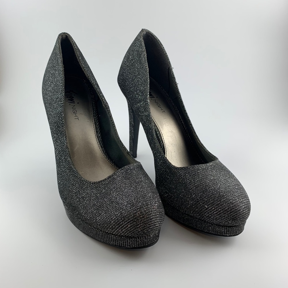 Fioni Night Women’s Pumps Size 7.5 Gray  Sparkle